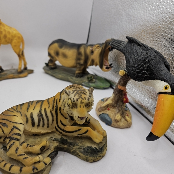 9 Vintage Polystone Figurines Greenbriar Tiger, Hippo, Giraffe, Zebra, Cheetah.  - Picture 10 of 16